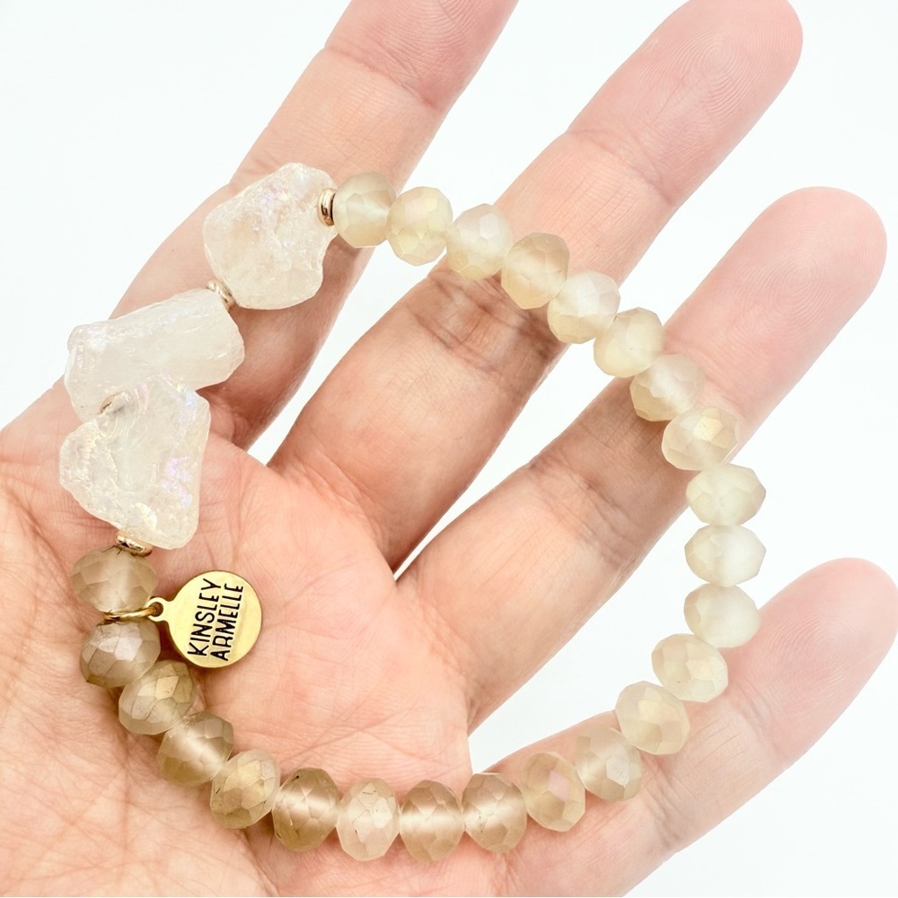 Kinsley Armelle FACETED GREY AGATE BEADS WITH CLEAR QUARTZ STONE BRACELET